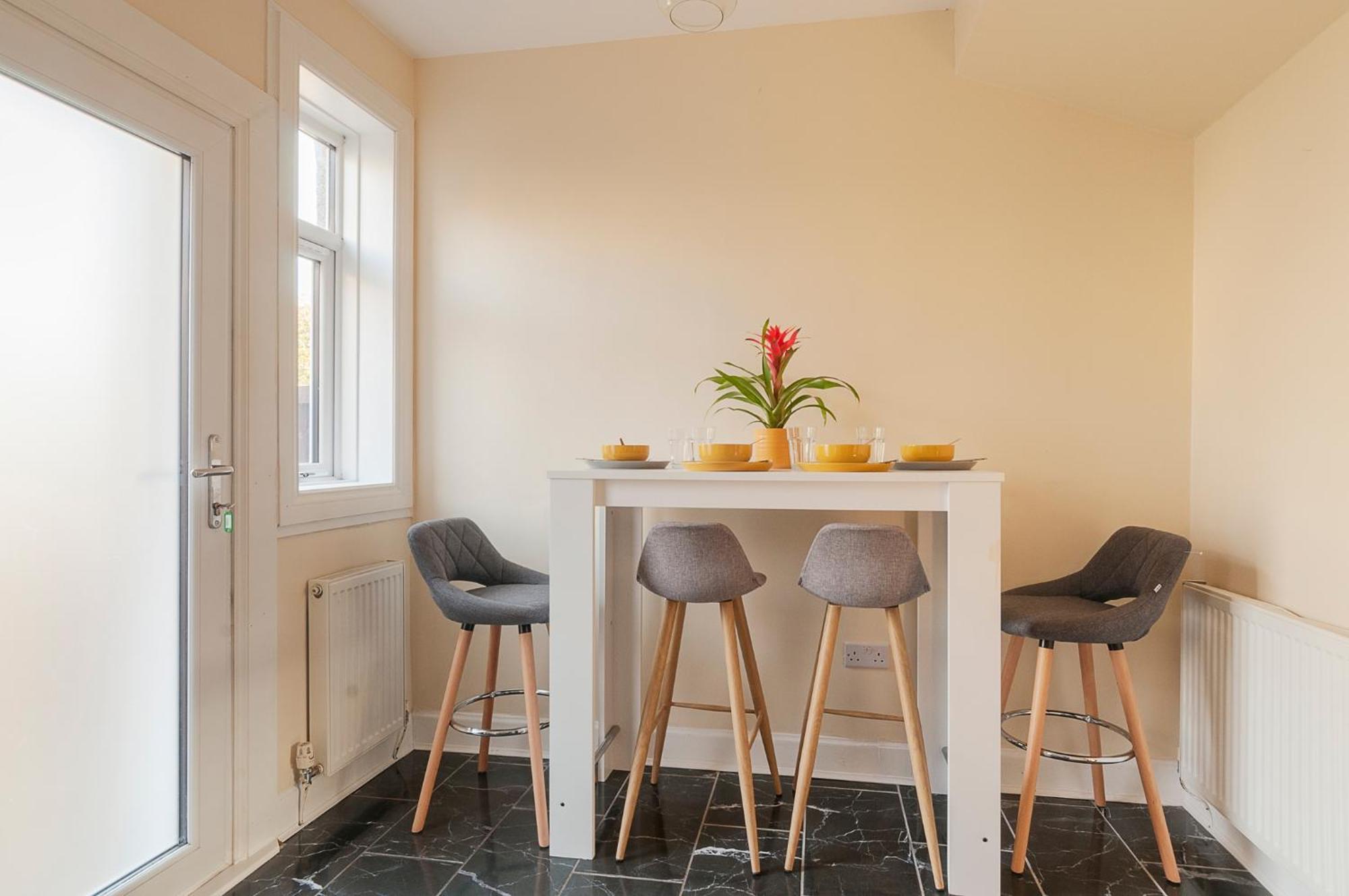 2 Bed Property, Sleeps 5, Free Parking, Near City Centre Edimburgo Exterior foto